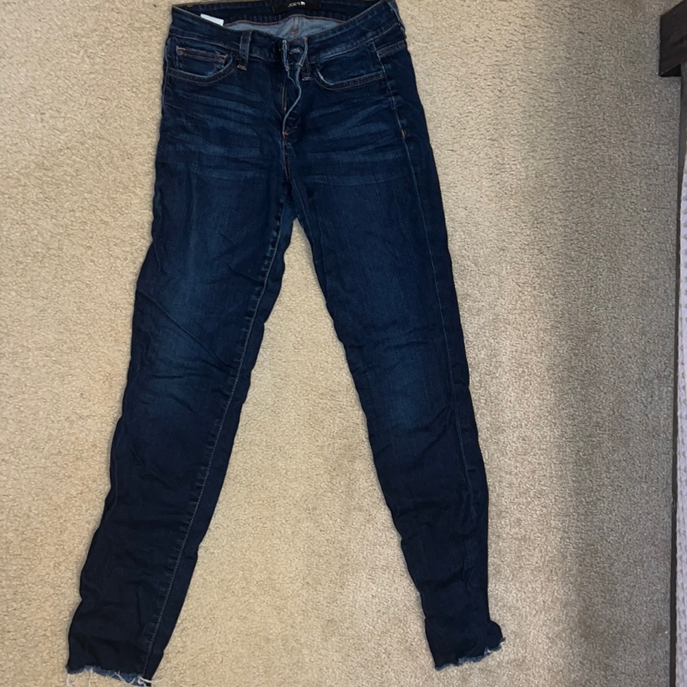 Skinny dark jeans